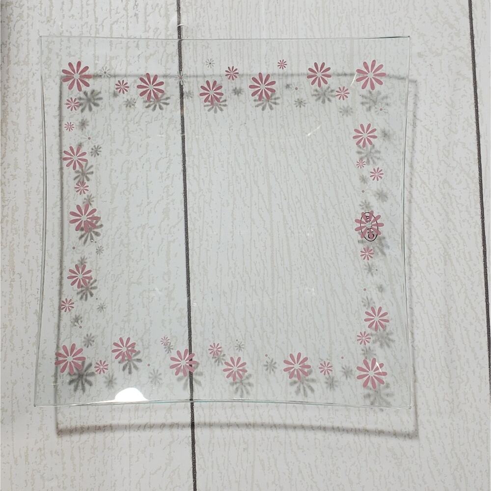 PAMPERED CHEF Dessert Plates Set of 4
